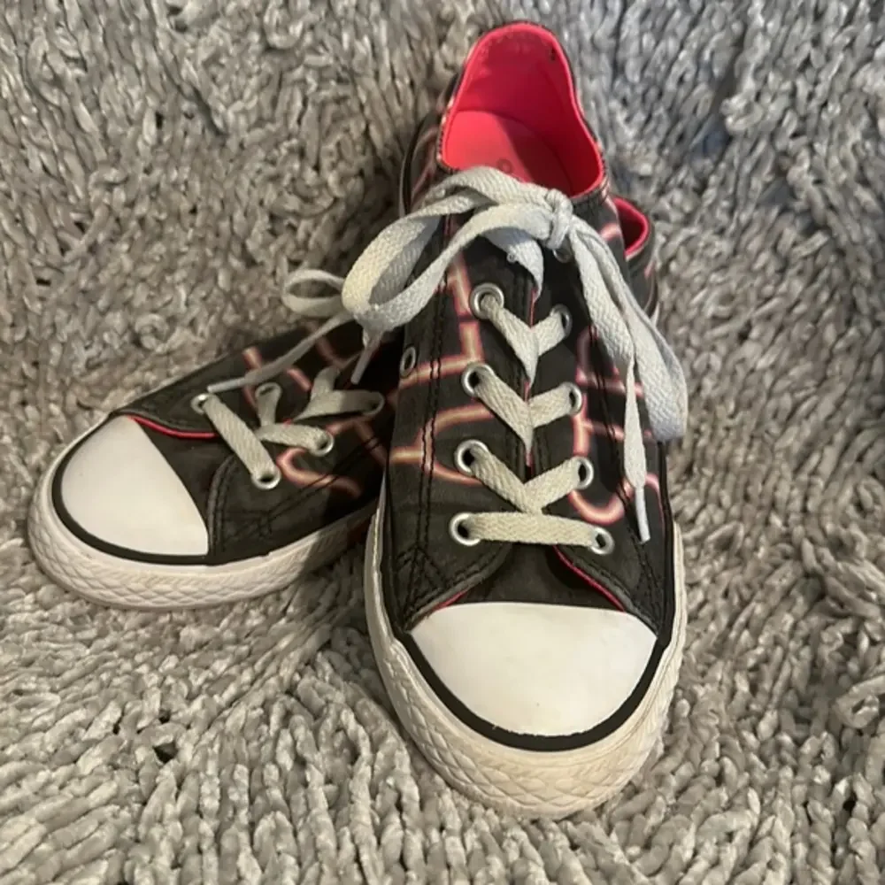 Converse Pretty Strong Black/Pink Junior Size 2